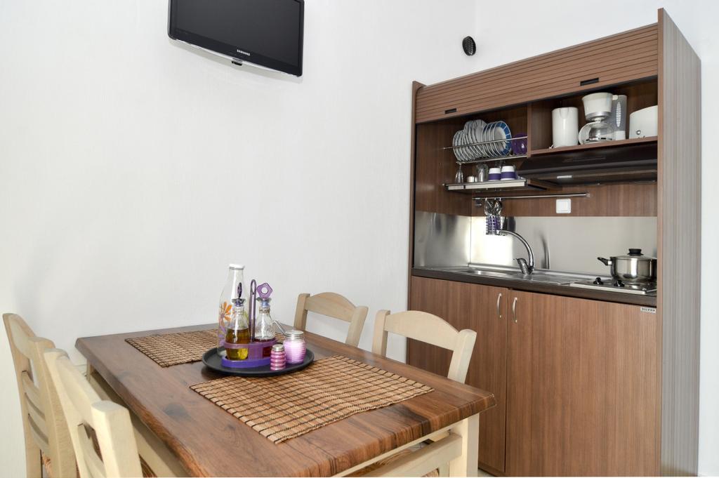 Inanthi Apartment โปตอส ภายนอก รูปภาพ