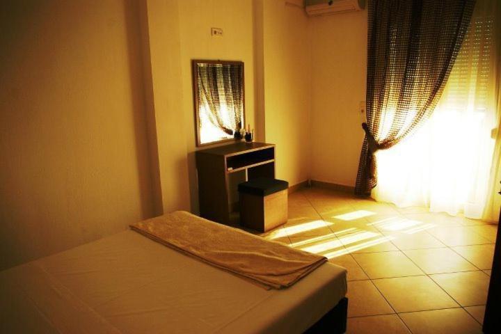 Inanthi Apartment โปตอส ห้อง รูปภาพ